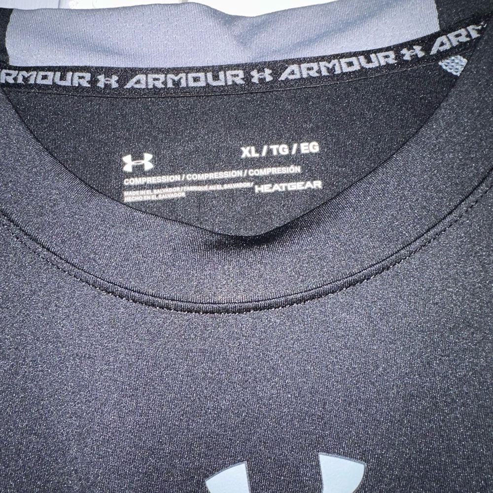 Compression top - Picture 2 of 2
